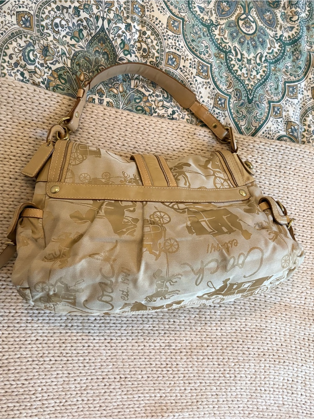 Coach Tan and Beige Signature Shoulder Bag with Gold Hardware - Picture 2 of 6